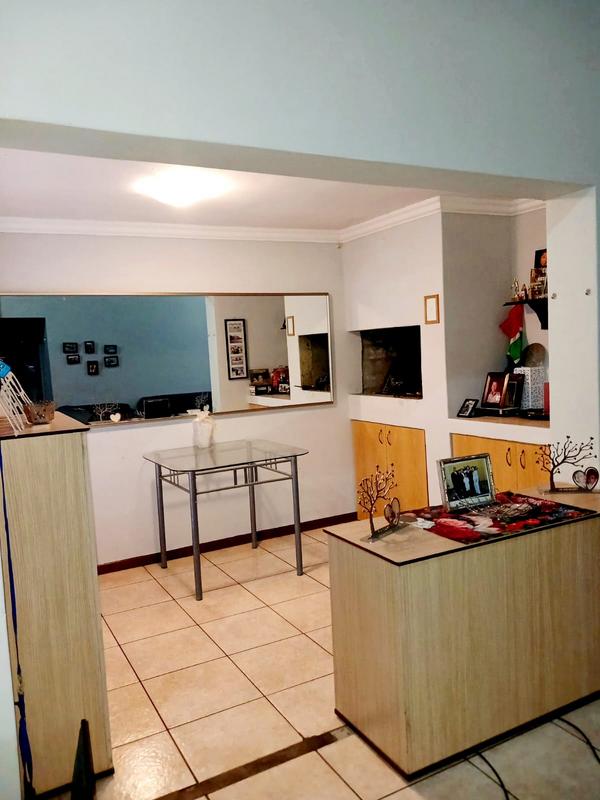 3 Bedroom Property for Sale in Eikenbosch Western Cape